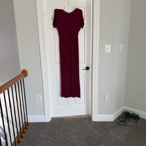Elegant Wrap-Style Burgundy Maxi Dress